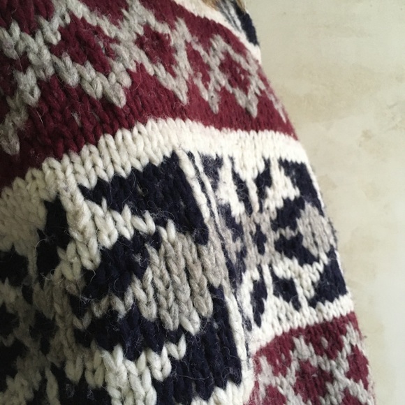 Sold! 100% wool hand knit sweater from Ecuador - Picture 7 of 8